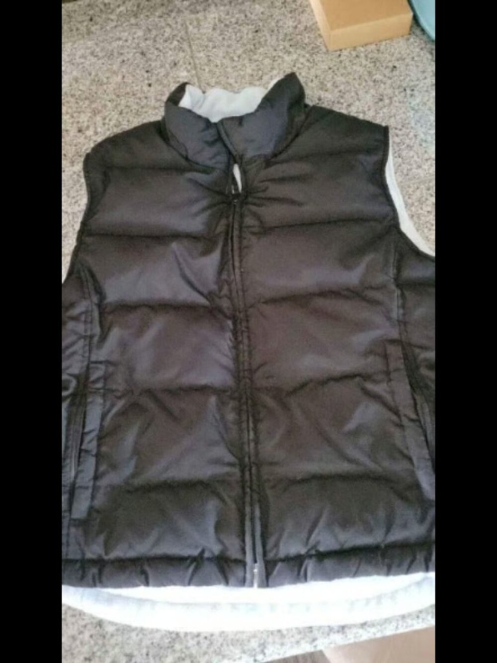 Womens size small puffy vest ( READ DESCRIPTION)